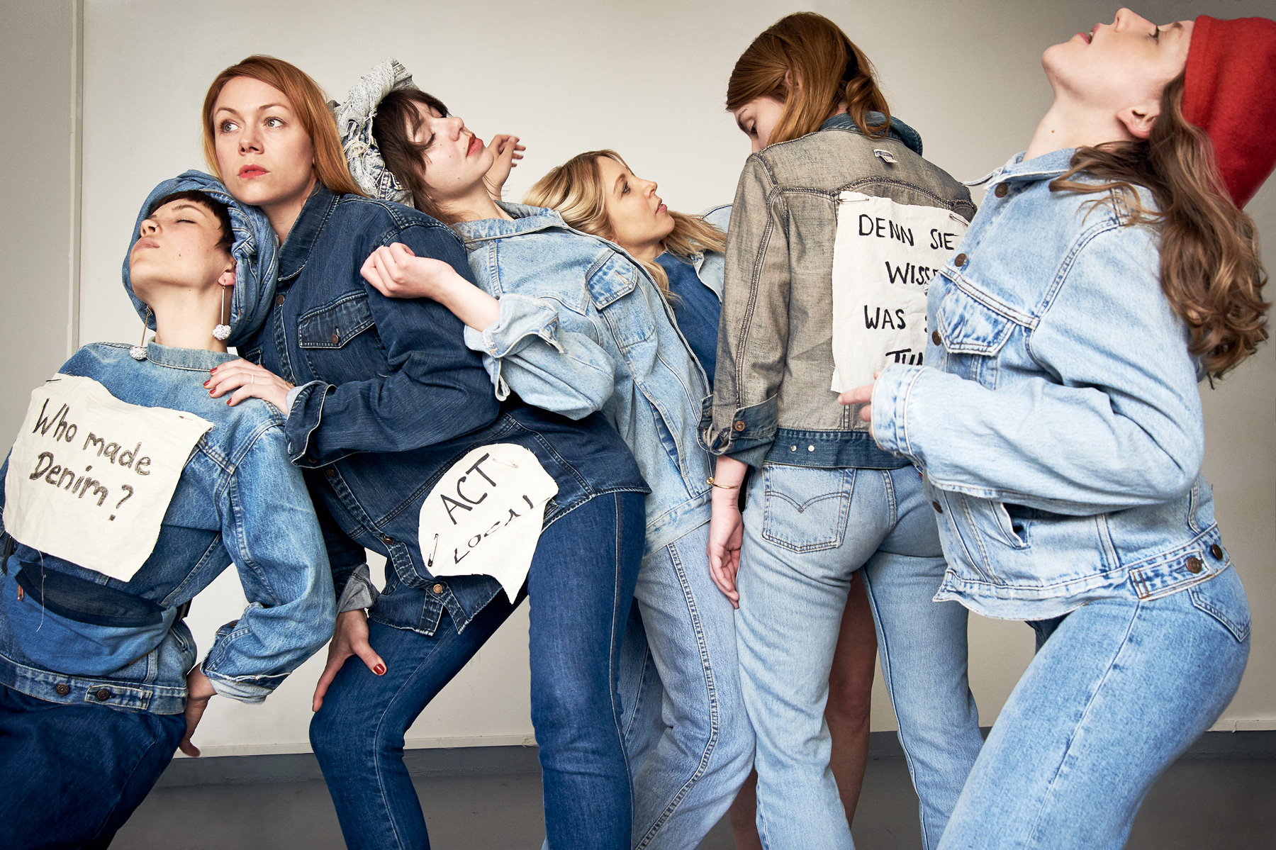 Lena Scherer – Fashion Revolution - The Move  fashionrevolutionmove_gruppe.jpg